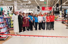 Carrefour dispone de una gran tienda on line. Una Nueva Vuelta De Tuerca En El Comercio Cantabria Economica