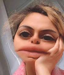 مرحباً، انا اسمي يسری سليمان، عمري 21 سنة، لاعبة ايزيدية من #سنجار نينوى،  تگول يسرى : كل ما ادخل الى الملعب احسه حياة جديدة ،لعبت في نادي شيخان  النسوي ٤ اشهر و