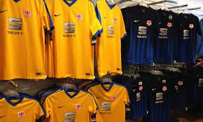 Herunterladen hintergrundbild eintracht braunschweig fc, logo, 4k, german football club, material design, yellow blue abstraction. Eintracht Braunschweig Release 2016 17 Kits