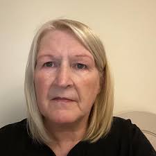 One of belles favourite possessions is her sieve 🙈 what are strange items  your beagles are attached to ?