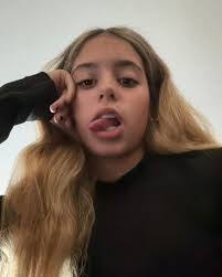 Angie Fort's Instagram, Twitter & Facebook