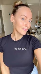 Kimberly Moynihan's Instagram, Twitter & Facebook