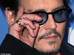 وعن شبابه فيم أبلاه؟ وعن ماله من أين اكتسبه وفيم أنفقه؟ وماذا عمل فيما علم؟» قالت حفصة بنت سيرين: ØªØ³Ø¬ÙŠÙ„ ØµÙˆØªÙŠ Ø£Ø«Ù†Ø§Ø¡ ØªØ¹Ø±Ø¶ Ø¬ÙˆÙ†ÙŠ Ø¯ÙŠØ¨ Ù„Ù„Ø¶Ø±Ø¨ Ù…Ù† Ø²ÙˆØ¬ØªÙ‡ Ø§Ù„Ø³Ø§Ø¨Ù‚Ø©