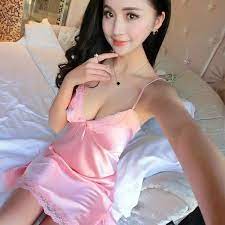 Sang wanita merupakan seorang fotografer, tak heran jika di mengambil alih tugas sang fotografer ketika fotografer tersebut tak bisa mengatur angle foto yang tepat sesuai dengan permintaan. Jual Ska139 Sexy Lingerie Pink Dress Baju Tidur Tipis Transparan Seksi Wanita Di Lapak Arenar Bukalapak