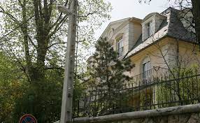 ⇒ nem nyomasztja a villa története. Az Apro Gyurcsany Villa Titkai