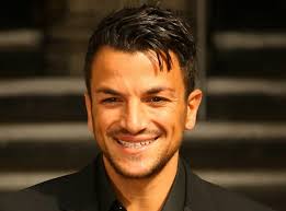 Peter andre has never seen friends despite singing at david schwimmer's wedding. From Mysterious Girl To Diy Peter Andre To Present 60 Minute Makeover The Independent The Independent