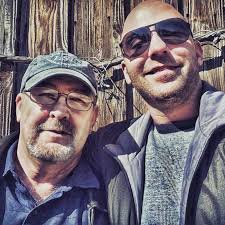 Fisherman and a sea wolf eel 😮🌊‼