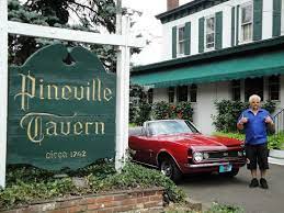 The Pineville Tavern Pineville Bucks County Pa All The Food Is To Die For But The Crabcakes Are One Of My Favorites Yes That S Tavern Levittown Diner
