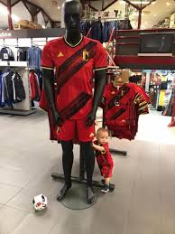 Ducs d'angers ( нome ). Le Nouveau Maillot Des Diables Rouges Pour L Euro 2020 Deja En Vente Photos Le Soir