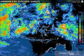 Badan meteorologi, klimatologi dan geofisika (bmkg) memprediksi cuaca ekstrem akibat peralihan musim akan terjadi hingga oktober dan curah hujan akan lebih tinggi dan basah dibanding tahun. Bmkg Cuaca Ekstrem Berpotensi Terjadi Di Papua Dan Papua Barat Antara News Papua