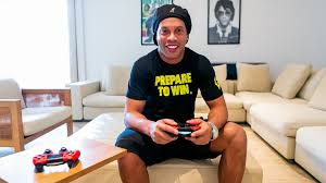 Download update obb patch pes 21 mobile attack on titan theme | v5.2.0 single link, released feb 10, 2021. Former Midfield Maestro Ronaldinho Is Launching His Esports Team R10 In Conjunction With Scuf Gaming Happy Gamer