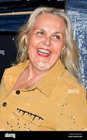 Val Forbes's Instagram, Twitter & Facebook