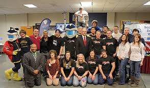 UT scuba diving club spends a week underwater, breaks world record