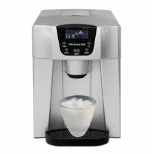 Get yourself a countertop ice maker and you can have delicious fresh water bricks in minutes! Frigidaire Portable Kitchen Countertop Ice Cube Maker Water Dispenser Machine 1 Unit City Market