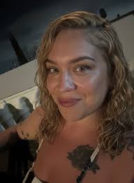 Hello singles!!! I'm new to this group and dropping a HI 🫶🏼🫶🏼 if I  don't find me a hubby by 2026, im out this app 🤷🏽‍♀️ lol