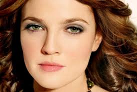Finding the appropriate makeup for your hair colour can seem complicated but it all comes down to. Best Hair Color For Green Eyes With Different Skin Tones