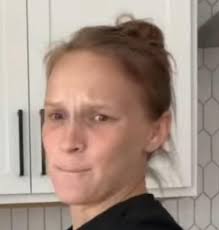 POV Kyra ve que internet se enteró de su bebé : r/KyraReneeSivertson