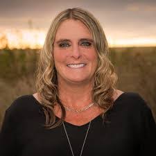 Karla Skaggs's Instagram, Twitter & Facebook