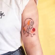 Tatuaje Silueta Mujer En Lineas Simples Por Nawon Take My Muse Tatuajes Para Mujeres