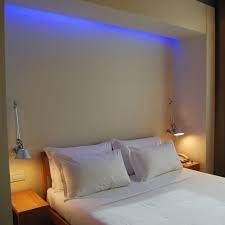 Diese können zudem auf wunsch zu doppelbetten zusammen gestellt werden. Indirekte Beleuchtung Ideen Wie Sie Dem Raum Licht Und Charme Verleihen Schlafzimmer Beleuchtung Graue Wand Schlafzimmer Wohnung
