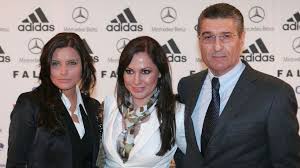 Der vater von sophia thomalla ist schauspieler andré vetters (60), mit dem simone thomalla von 1991 bis 1995 verheiratet war. Nach Tod Von Rudi Personliche Worte Von Sophia Thomalla Promiflash De