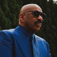 Samuel Kanu's Instagram, Twitter & Facebook