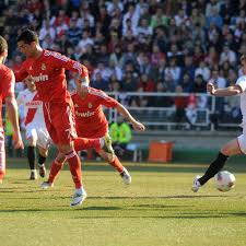 Kepler laveran de lima ferreira comm (born 26 february 1983), known as pepe (brazilian portuguese: Rayo Vallecano Vs Real Madrid La Liga 2012 Match Recap Cristiano S Trick Gives Madrid Three Points Managing Madrid