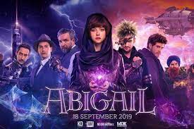 Kate mathieson (halle berry) adalah seorang penyelam profesional sekaligus ahli hiu. Sinopsis Film Abigail Kisah Gadis Yang Melawan Penyihir Hitam Halaman All Kompas Com