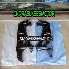 Jun 08, 2021 · selain menangkap heru, polisi juga mengamankan barang bukti satu unit sepeda motor honda scoopy warna merah hitam nomor polisi dh 4754 kr, satu unit handphone merk vivo y12 warna hitam merah serta. Promo Sayap Body Depan Bagian Dalam Motor Karisma X Warna Hitam Motorcycle Cover Motorcycle Accessories Automotive Shopee Co Id Inkuiri Com