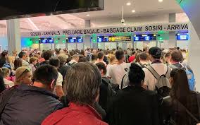 (+ 4) 021 204 1000; Pasagerii Unei Curse Care Trebuia SÄƒ AjungÄƒ In Noaptea De Vineri Spre SambÄƒtÄƒ La Madrid Sunt BlocaÅ£i La Henri CoandÄƒ Pentru CÄƒ Aeroportul Spaniol Este Inchis Din Cauza Vremii