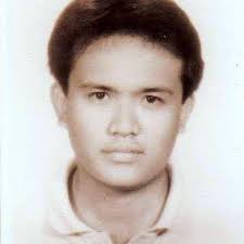 Hi 👋 , honestly there's nothing special about my life, I'm the poorest  person in the world and I only have a feeling to share kindness with my  threads