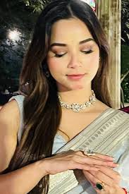 Divya Kamal South Indian Maangtika