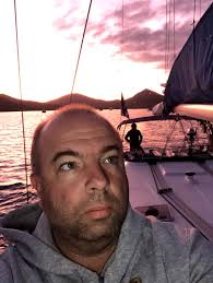 vicele Gâdiuță ajutat de nașul Tony, via Administrația Școlilor