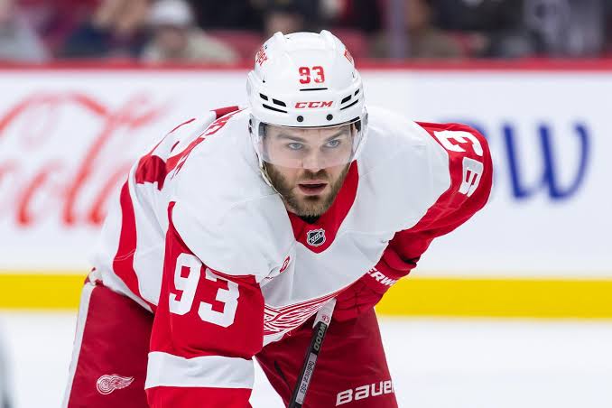 I Had A Clearer Mind": Alex DeBrincat Explains Difference Between First and  Second Seasons With Red Wings