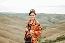 Jun 04, 2021 · perjuangan perempuan pengolah jagung titi di lamakera ntt bahkan, adapula makanan khas bojonegoro yang mendapatkan rekor dari museum rekor indonesia atau muri. 5 Baju Adat Sumba Yang Bisa Kalian Coba Trip Sumba