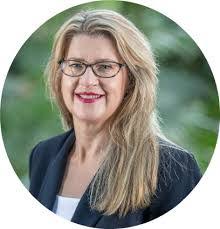 Rachel Brophy's Instagram, Twitter & Facebook