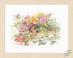 Marjolein bastin's favorite images are printed with fade resistant inks directly on glass, framed and ready to hang with provided chain. Cross Stitch Kits Lanarte Marjolein Bastin Gvello Stitch