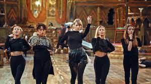 Cats First Look Go Behind The Scenes With Taylor Swift Taylor Swift Cat Cat Movie Taylor Alison Swift