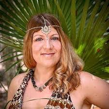 Amie Solomon's Instagram, Twitter & Facebook