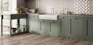 Hochwertig verarbeitete fliesen aus natursteinen und feinsteinzeug ermöglichen beeindruckende luxuriöse raumgestaltungen. Essen Und Kochen Mit Stil Bauen Com