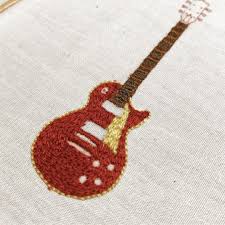 ギター刺繍 musiikki shop on instagram レスポール刺繍過程 minne embroidery handmaid handstitched guitar gibson musiikkisho needlework embroidery crochet earrings