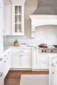 Best White Kitchen Design Ideas To Inspiring Your Kitchen Frugal Living In 2020 Kitchen Cabinet Design White Kitchen Backsplash Backsplash For White Cabinets