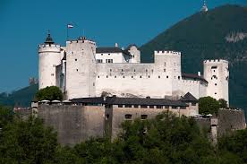 Salzburg bietet auf sehr kleinem raum sehr viele sehenswürdigkeiten, die alle zu fuß erreichbar sind. Top 15 Salzburg Sehenswurdigkeiten Das Reisemagazin Von Reiseschein De