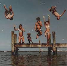 Aesthetic styles are divided into many subcultures. Pin By Dunja Boeckem On Friendship Of Fun Summer Friends Summer Aesthetic Teenage Dream