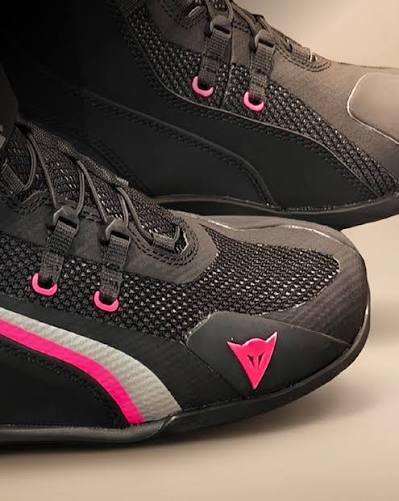 Top recommended motorcycle shoes for petite women -- Dainese Herian D-WP Ladies (source: small.vroom Instagram)