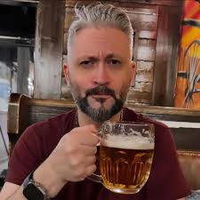 I just found out that apparently Para-medic is Otacon's mother! 😮