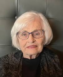 Cleo Dawson's Instagram, Twitter & Facebook