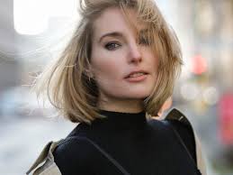 Besuchen sie unbedingt alle paar monate ihren lockenstylisten um ihre locken lebendig und schön zu halten. Bob Frisuren Die Neuen Schnitte Und Farben 2021