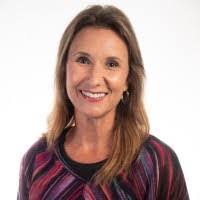 Courtney Lowe's Instagram, Twitter & Facebook