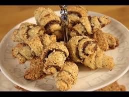 Leckere Nusshornchen Aus Einem Einfachen Teig Der Nur Aus Drei Zutaten Besteht Der Teig Wird Auf Zimt Zucker Nuss Rezeptideen Lebensmittel Essen Nusshornchen